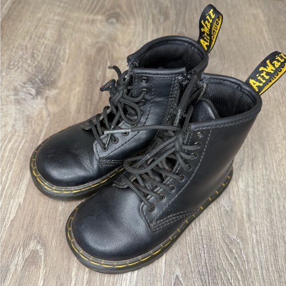 Dr. Martens Zavala Toddler Boot Size 9 - Picture 2 of 9